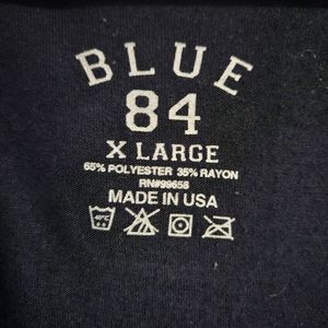 Gonzaga bulldogs v neck tee size XL. Great condition